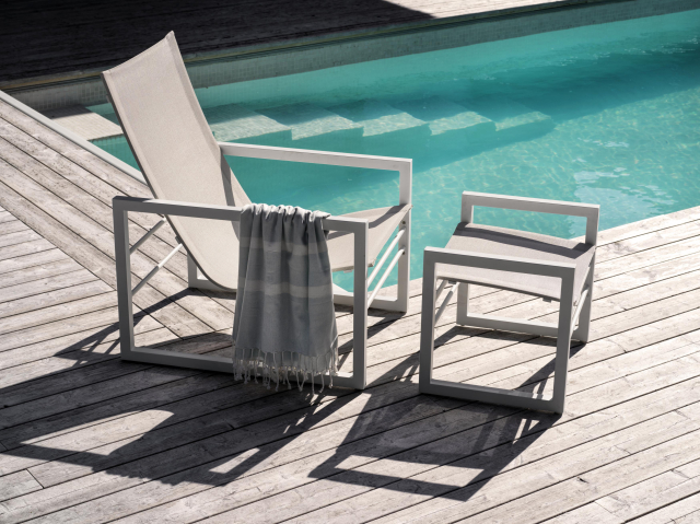 Brafab Vevi Loungesessel Aluminium wei�, off-white