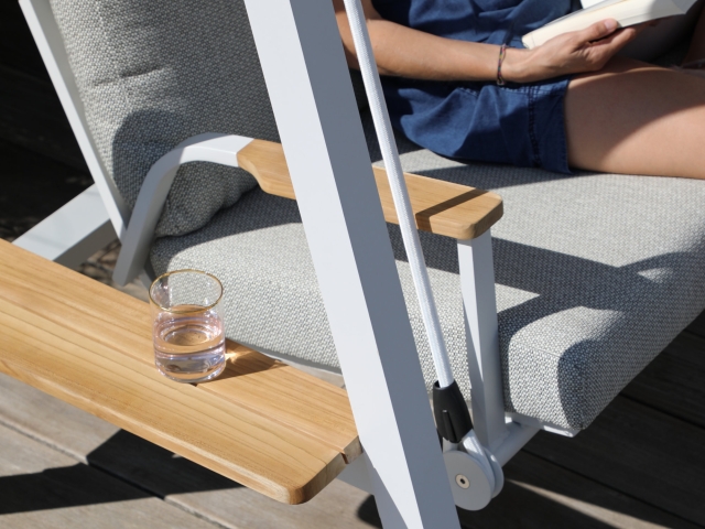 Hollywoodschaukel Zebra Aluminium Deluxe Wei&szlig; inkl. Polster 251 cm x 140 cm x 183 cm