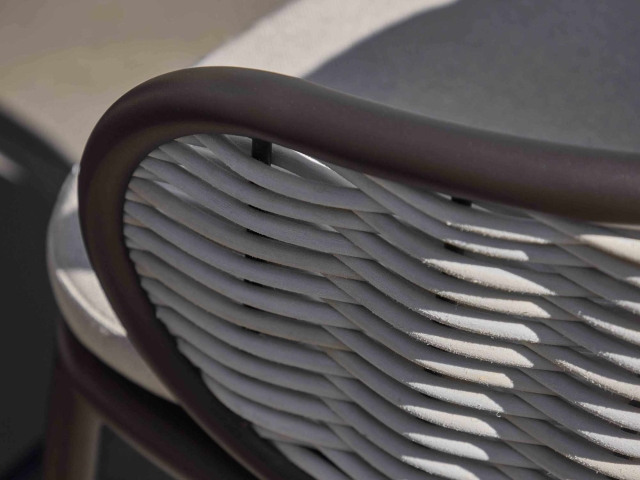 Apple Bee Pine Key Armlehnstuhl bronze