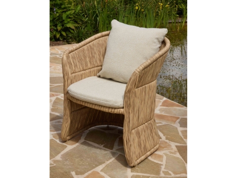 Apple Bee Gili-Jakarta Dining Set